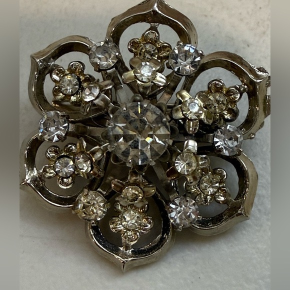 Vintage Coro Signed Silver Tone Chunky Rhinestone Brooch 3-D - Picture 3 of 9